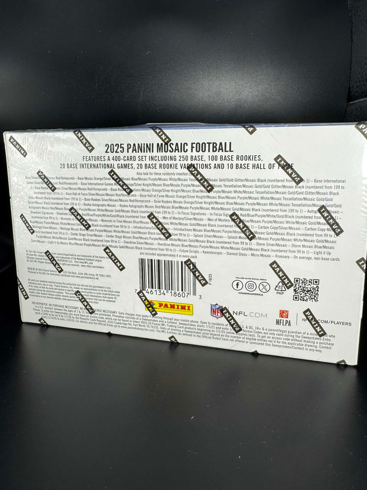 2025 Panini Mosaic Football Hobby Box