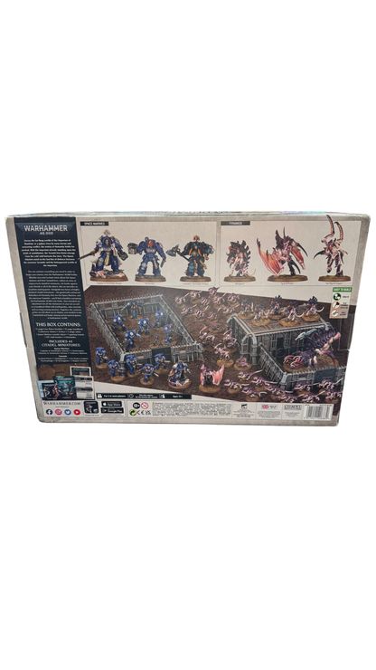 Warhammer 40,000 Ultimate Starter Set | Space Marines vs Tyranids, 44 Miniatures + Terrain